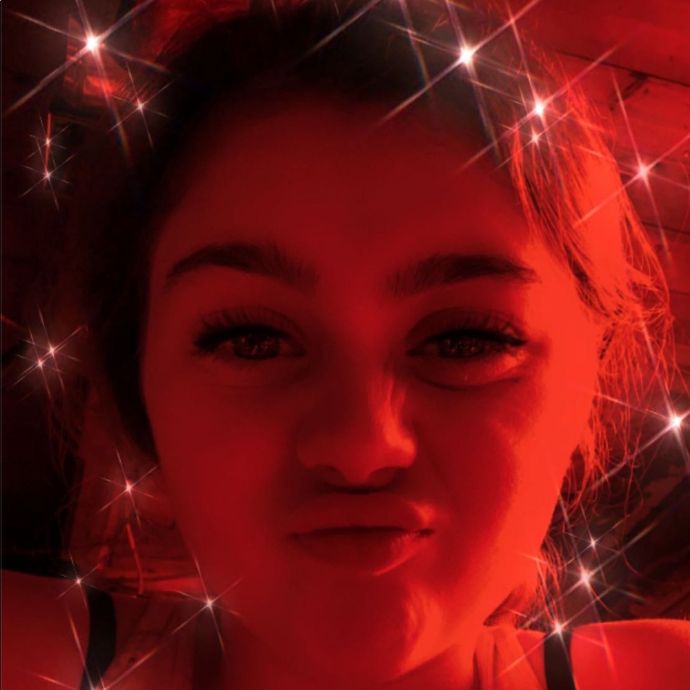 Meet your Posher, Nicole